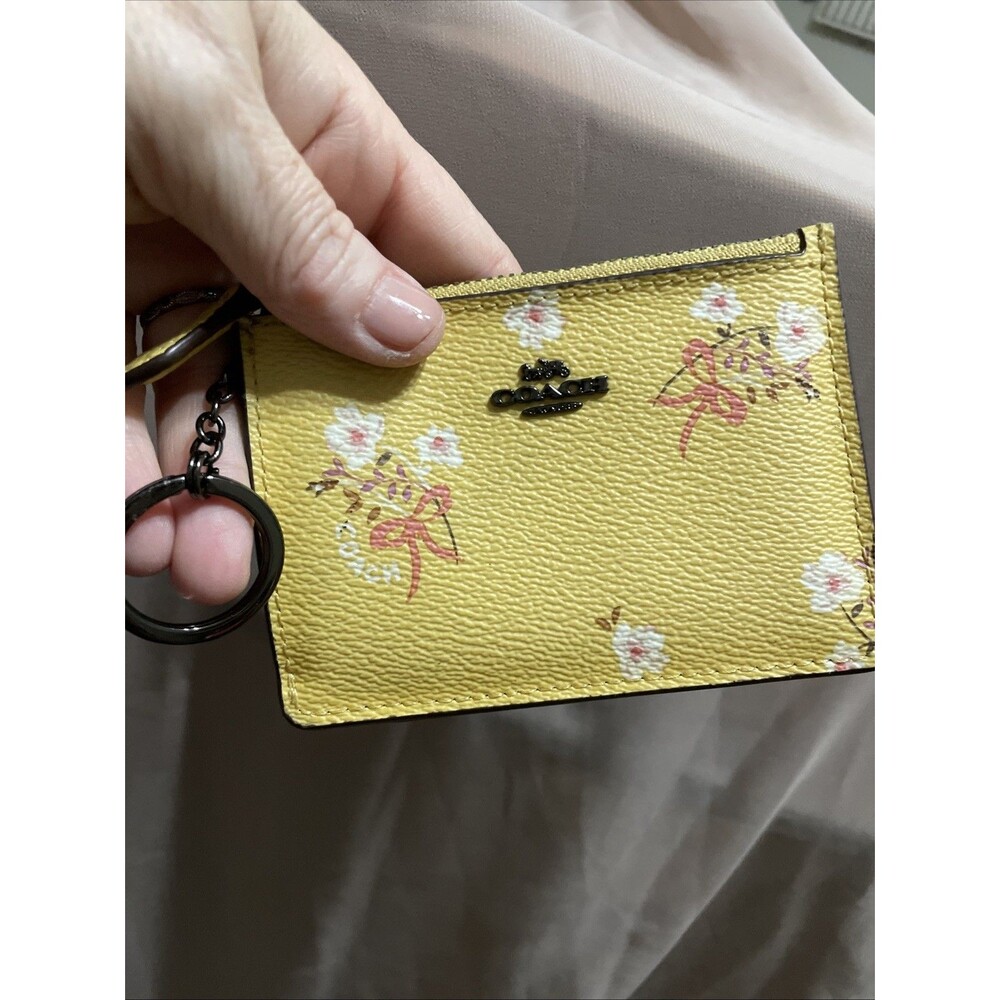 Coach Mini Skinny ID Card Case Coin Purse Keychain Yellow Floral 4x3”